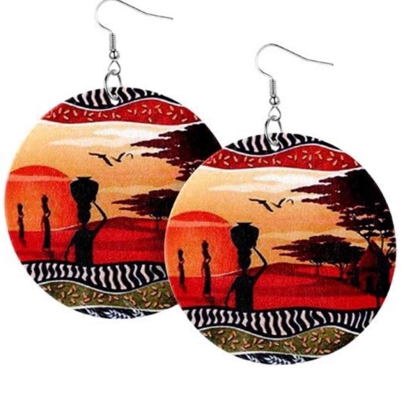 Jewelry - BEAUTIFUL SURROUNDINGS Round Hanging Drop Earrings